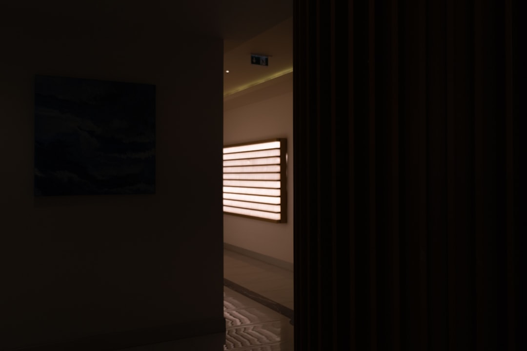 Photo concentric circle bedroom wall lamp