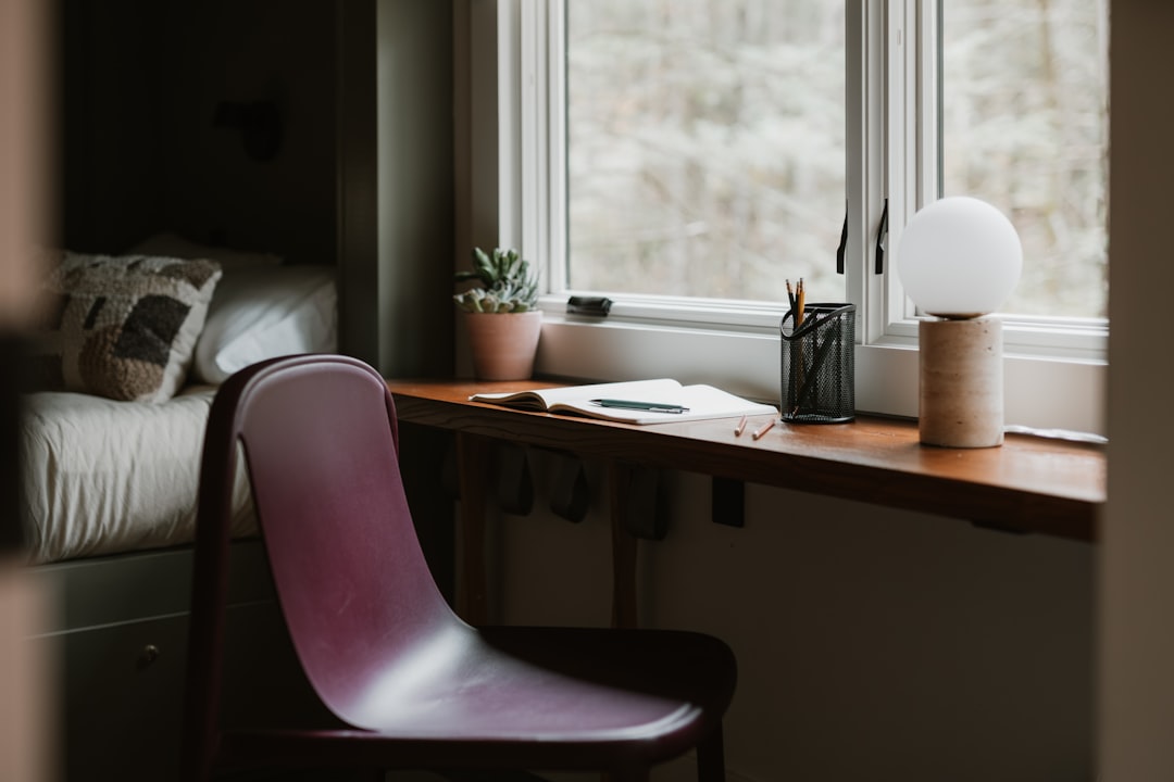 Photo reading corner lamp